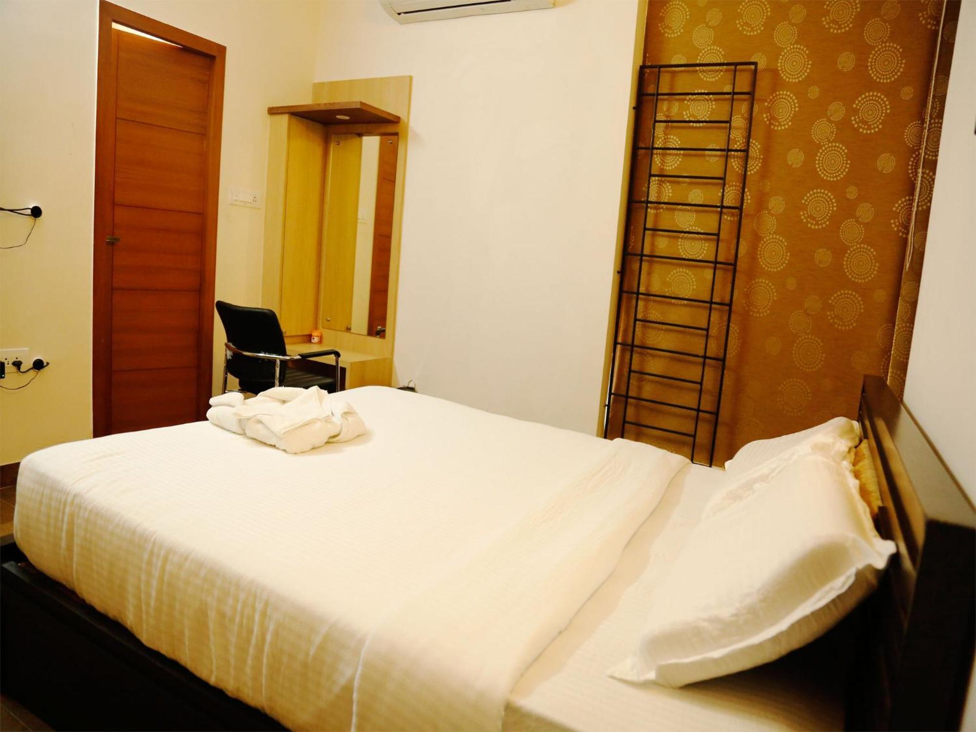 Kolam Serviced Apartments - Adyar. Madras Buitenkant foto